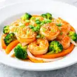 honey garlic shrimp stir fry - featured image